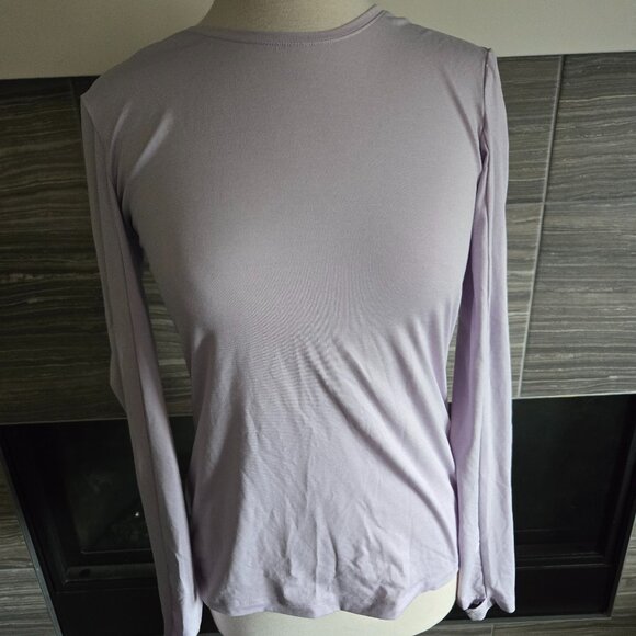 Ladies size Medium Light Purple Active Wear Shirt - Picture 1 of 3
